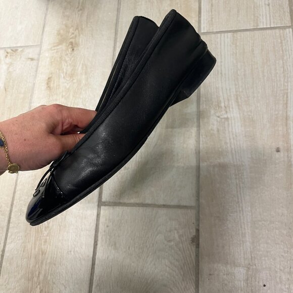 Chanel Lambskin & Patent Calfskin Black Ballet Flats - Picture 4 of 7